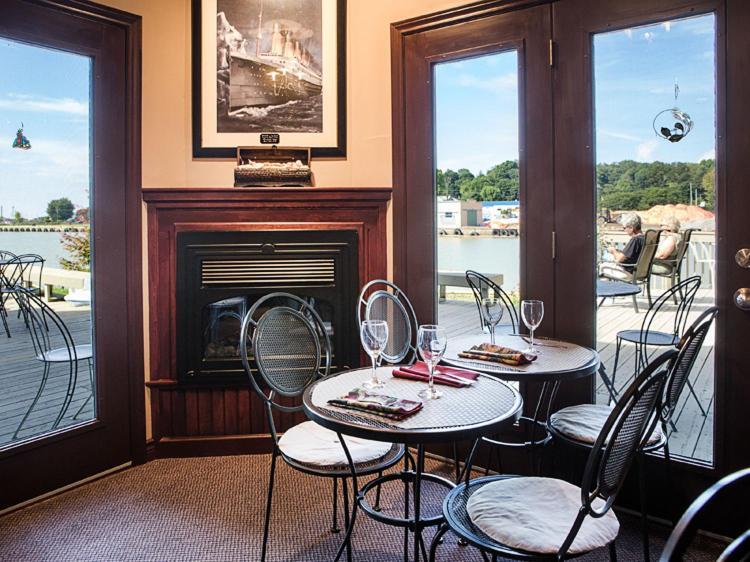 Inn On The Harbour And Telegraph House Port Stanley Exteriér fotografie